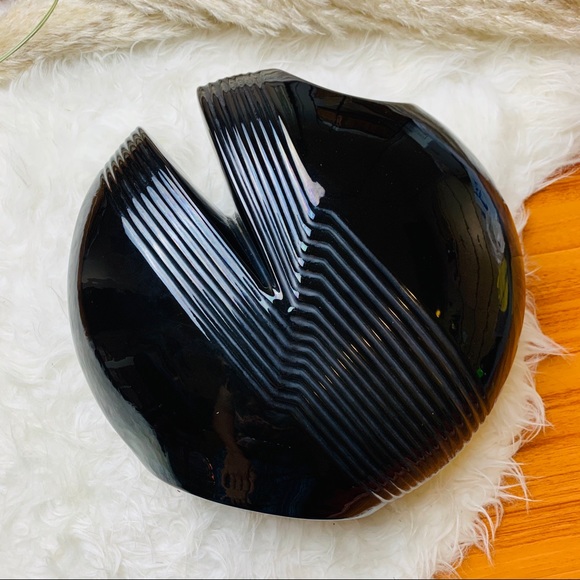 Vintage Black Round Art Decor Vase Home Decor - Picture 3 of 11